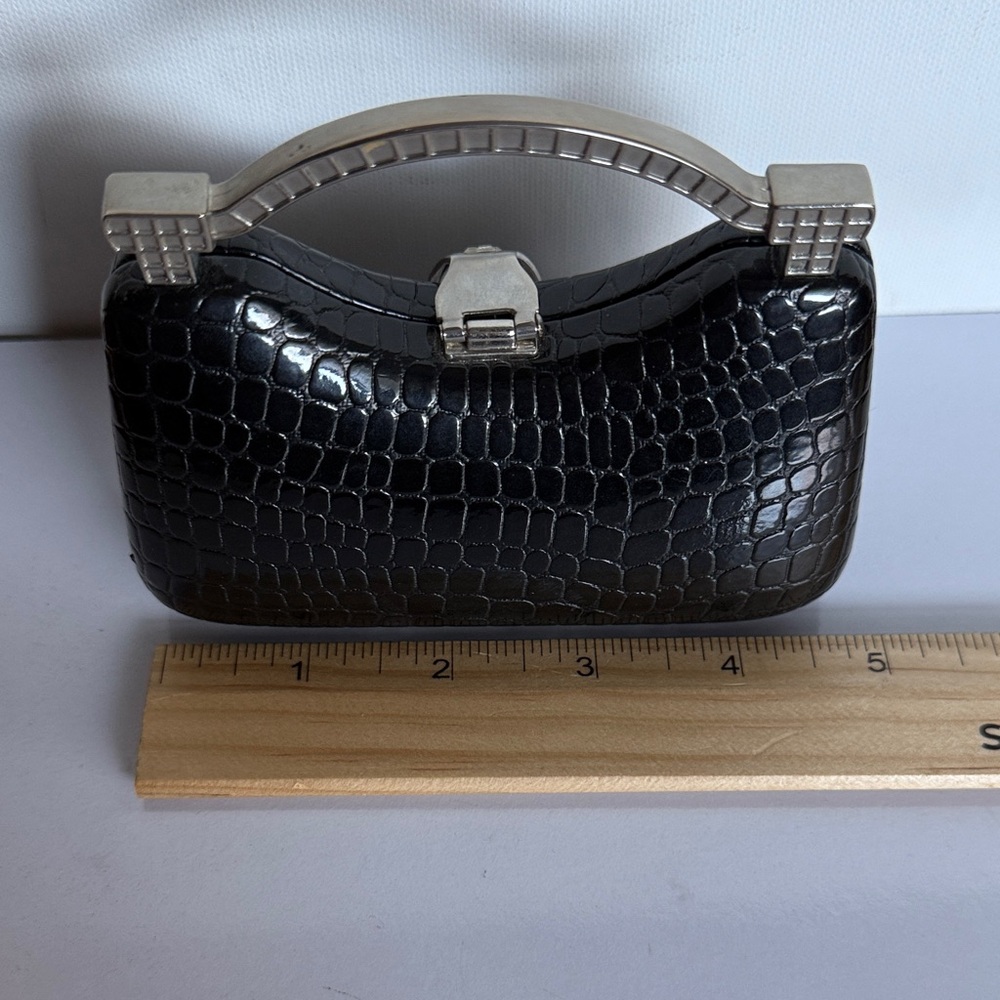 Chic Black Crocodile-Patterned Mini Purse with Silver Handle - Picture 6 of 9